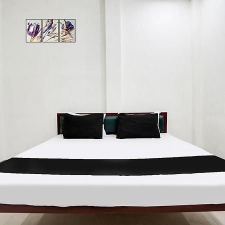 Hotel O The Moon Bareilly Exterior photo