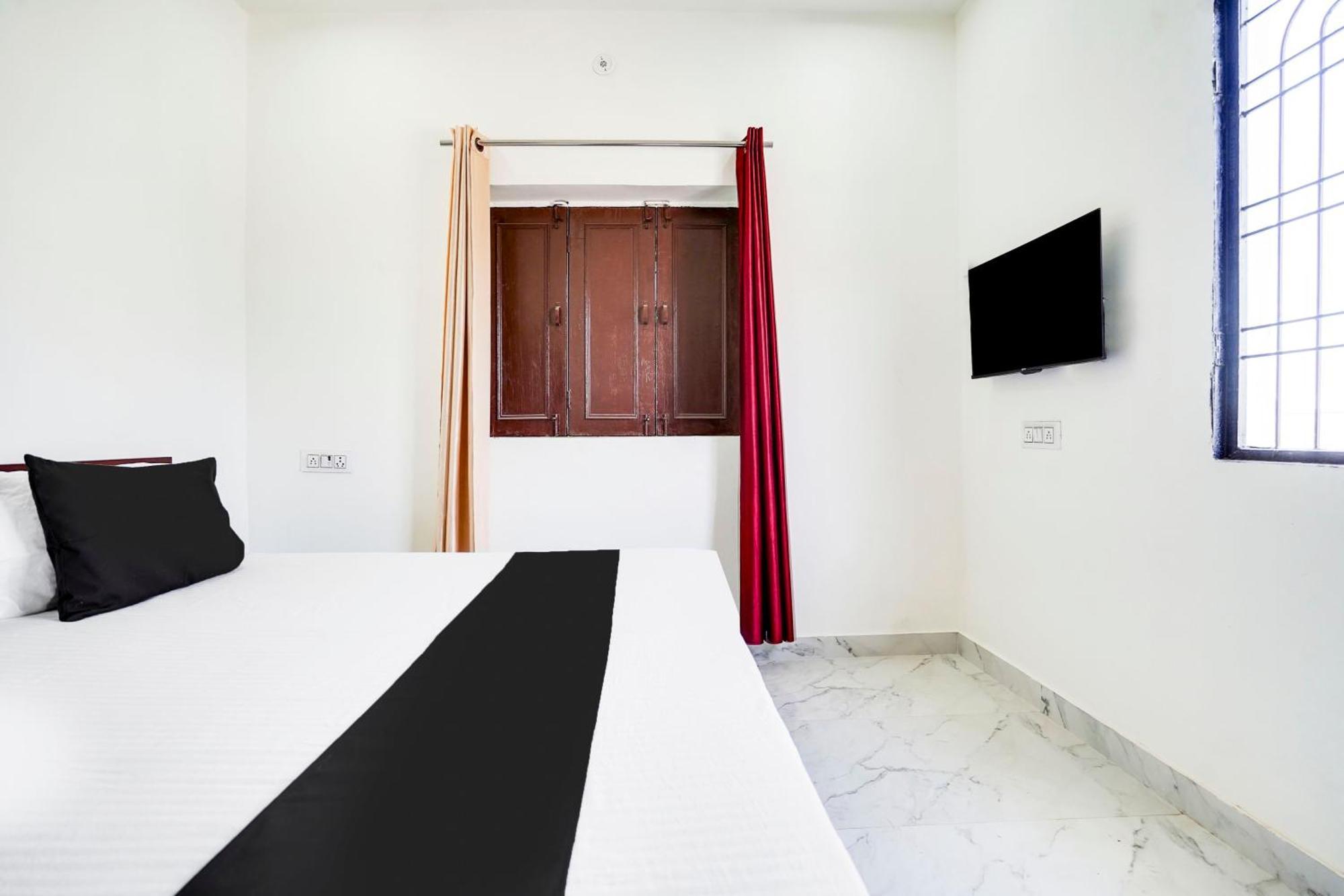 Hotel O The Moon Bareilly Exterior photo